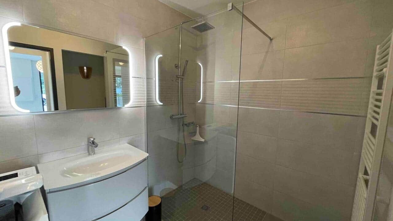 Photo of Bathroom in Le Puy-Sainte-Reparade