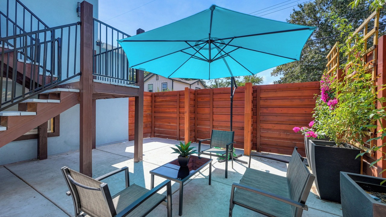 Photo of Patio Balcony in North Oak Park
