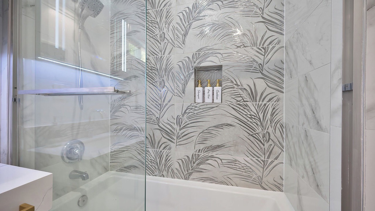 Photo of Bathroom in North Oak Park