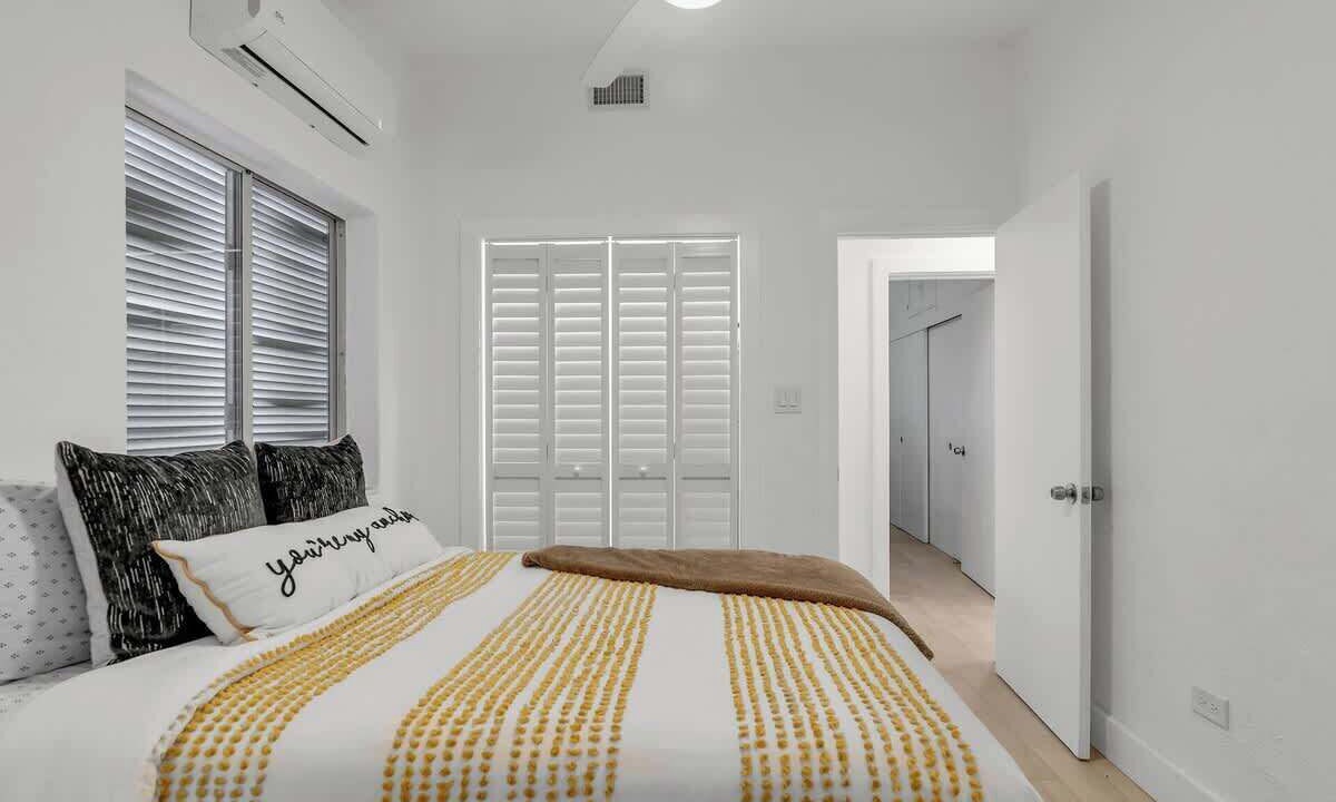 Photo of Bedroom in Midtown
