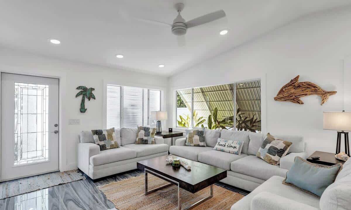 Photo of Livingroom in Midtown