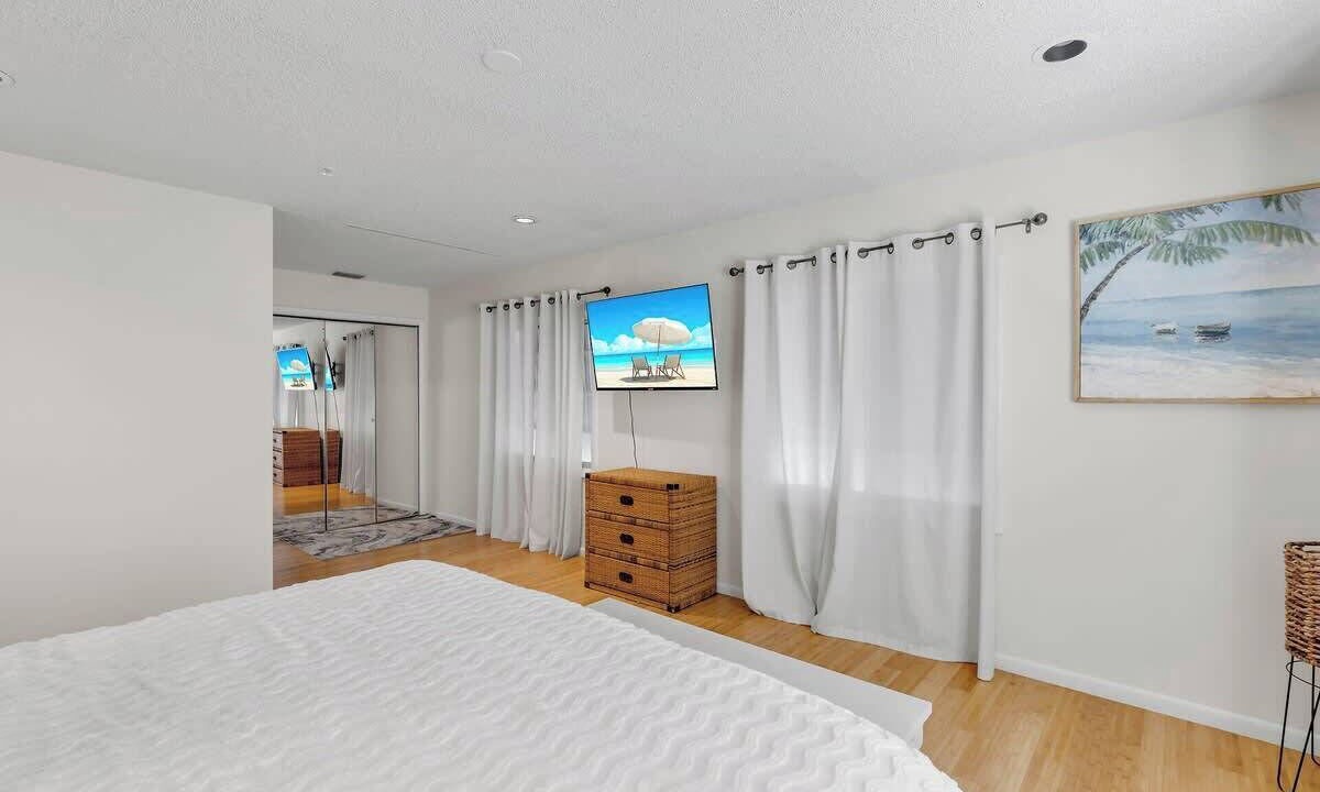 Photo of Bedroom in Midtown