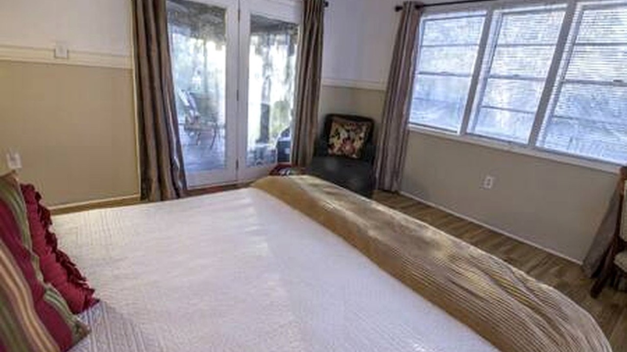 Photo of Bedroom in Karnack