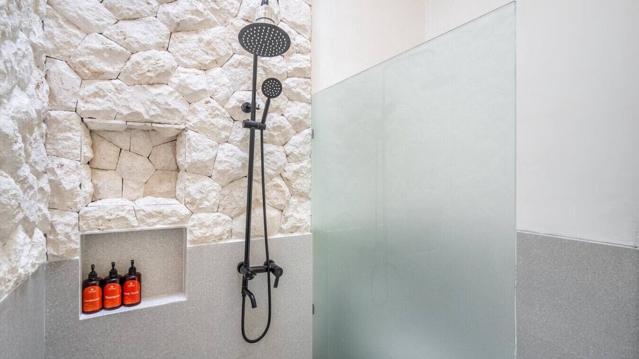 Photo of Bathroom in Munggu