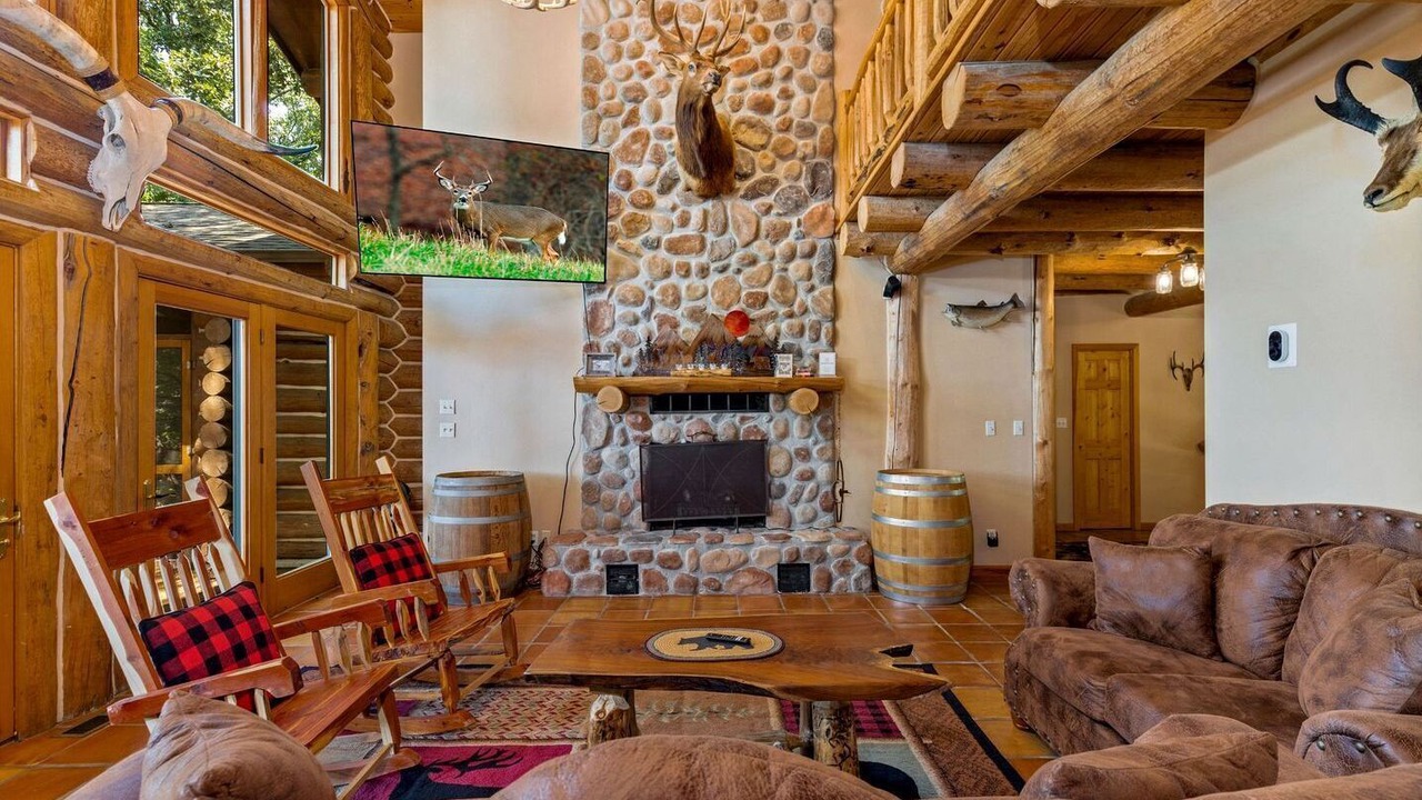 Photo of Livingroom in Mayes County