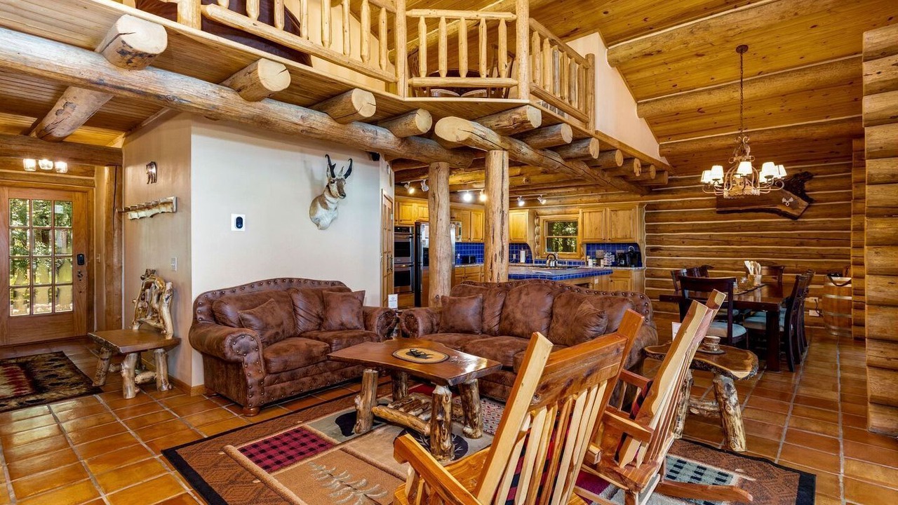 Photo of Livingroom in Mayes County