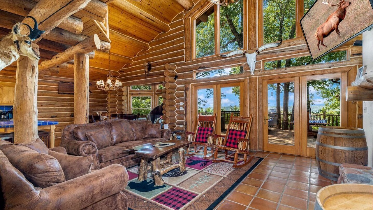 Photo of Livingroom in Mayes County