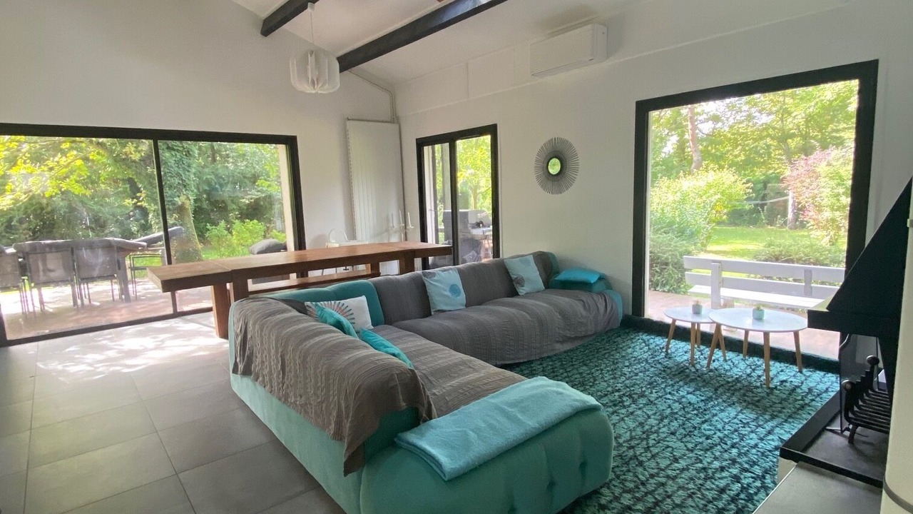 Photo of Livingroom in Savigny-sur-Clairis