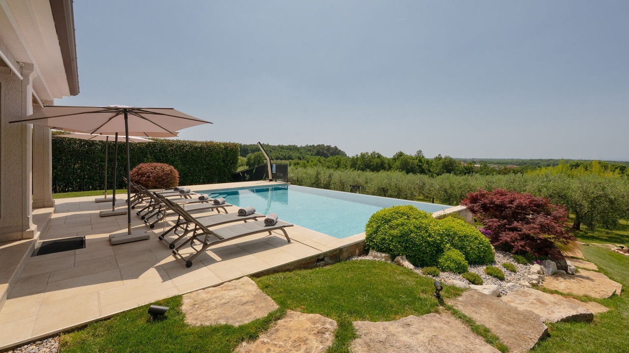 Photo of Outdoor in Farini