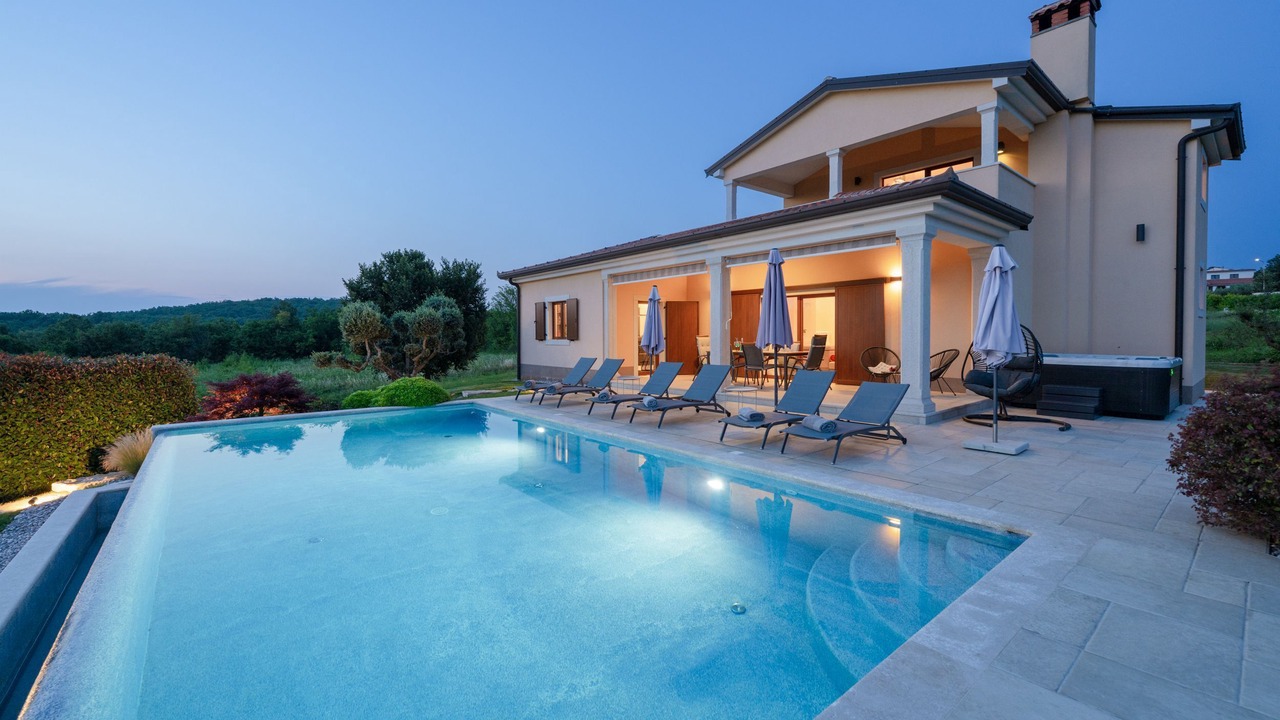 Photo of Outdoor in Farini
