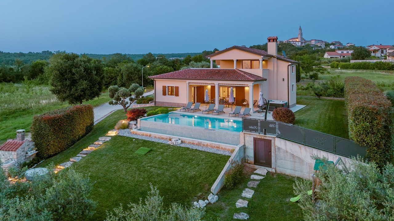 Photo of Outdoor in Farini