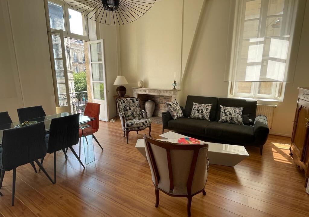 Photo of Livingroom in Hotel de Ville - Quinconces
