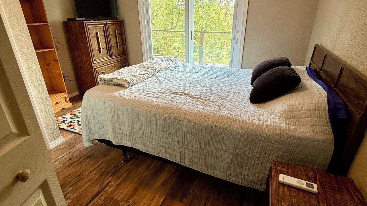 Photo of Bedroom in Mammoth Spring