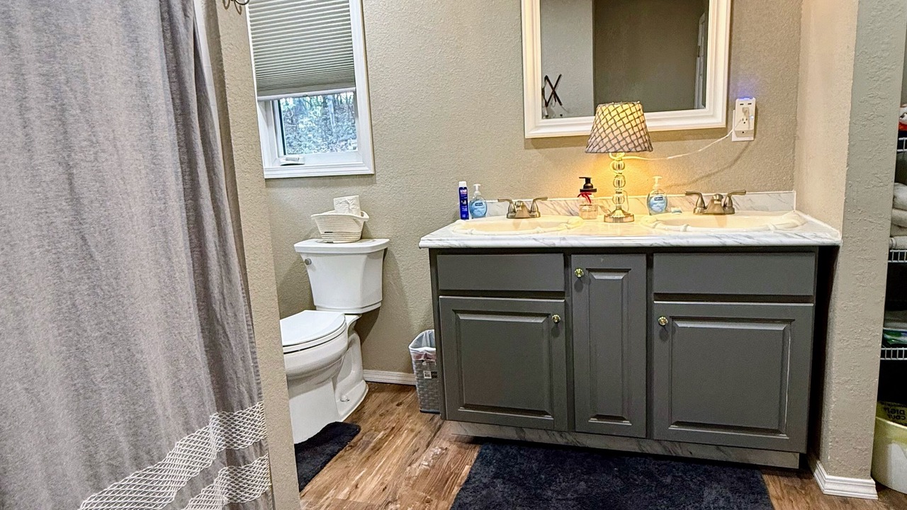 Photo of Bathroom in Mammoth Spring