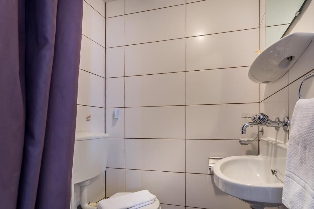 Photo of Bathroom in Sundlauenen