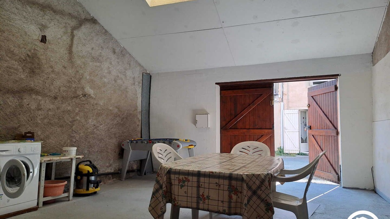 Photo of Others in Venes