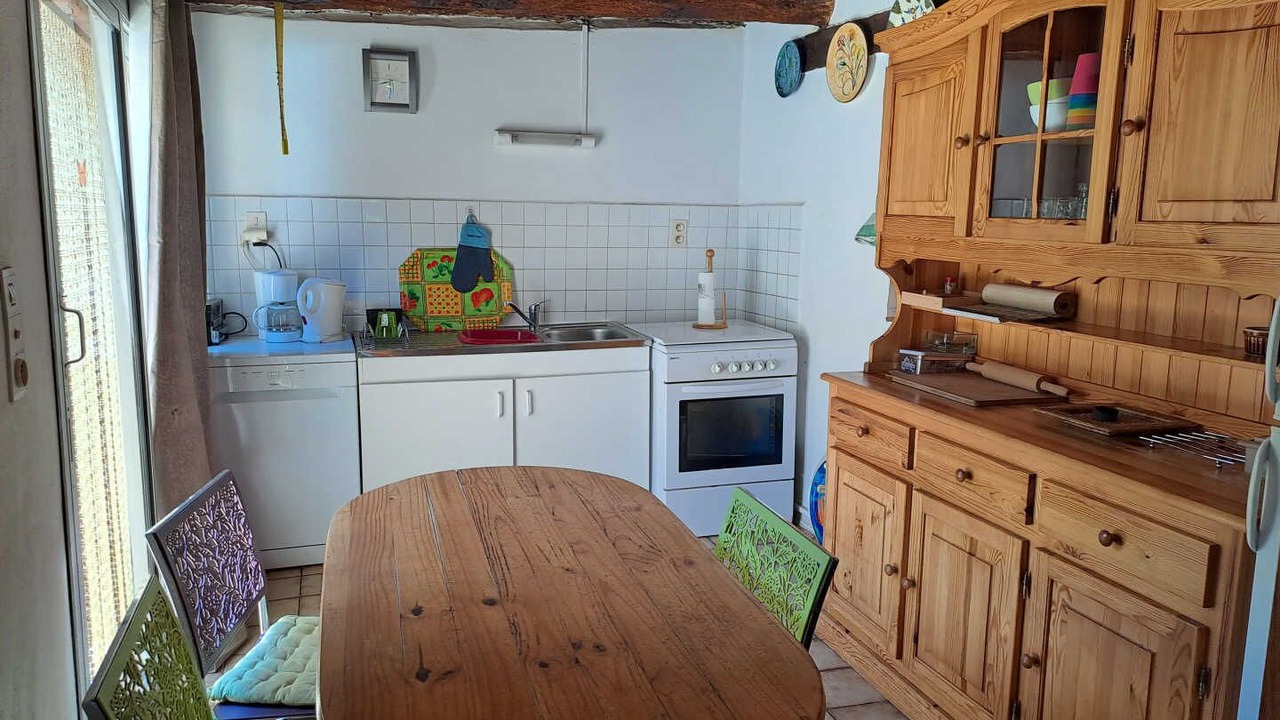 Photo of Kitchen in Martrin