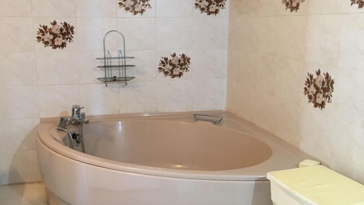 Photo of Bathroom in Martrin