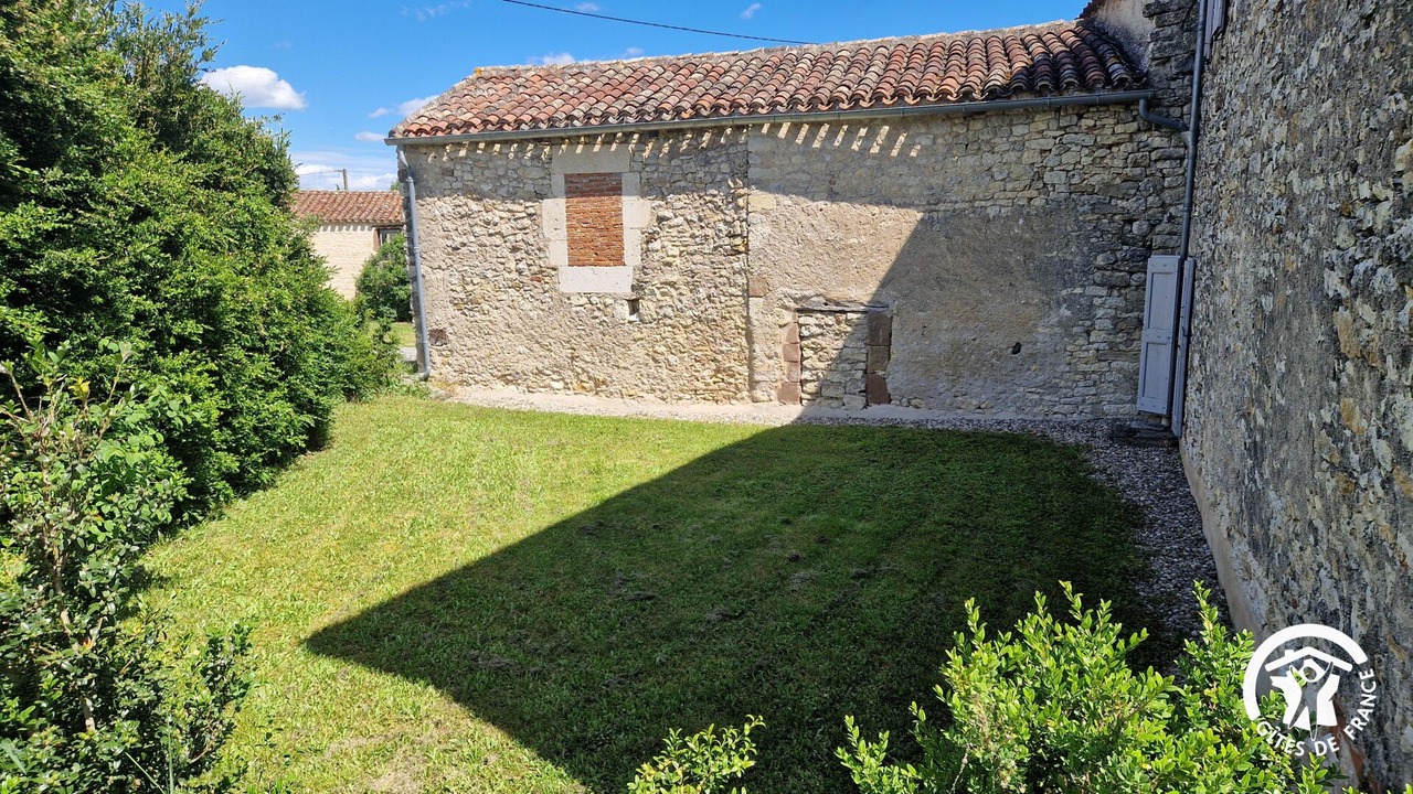 Photo of Outdoor in Livers-Cazelles