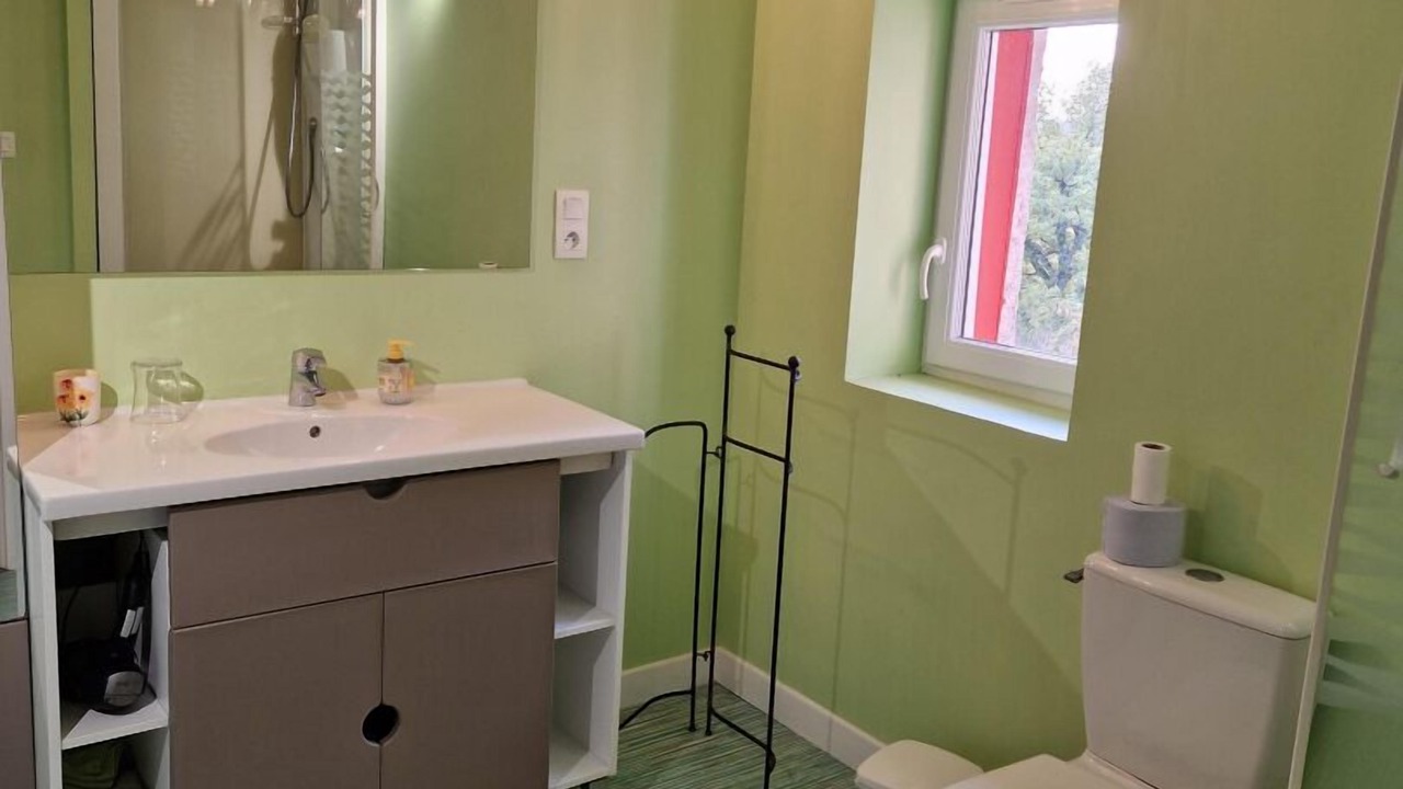 Photo of Bathroom in Puylaurens