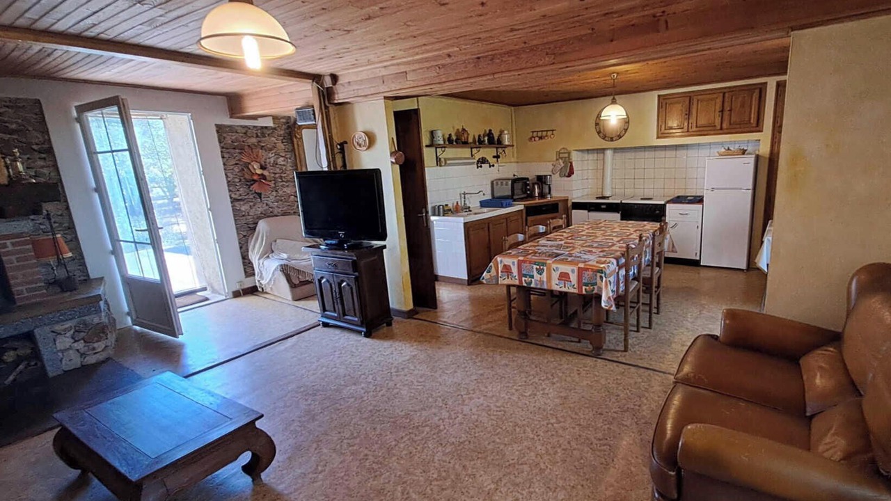 Photo of Livingroom in Saint-Pierre-de-Trivisy