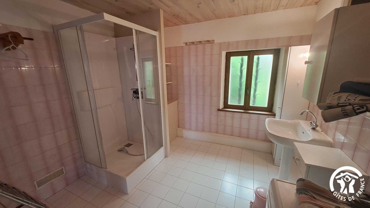 Photo of Bathroom in Vaour