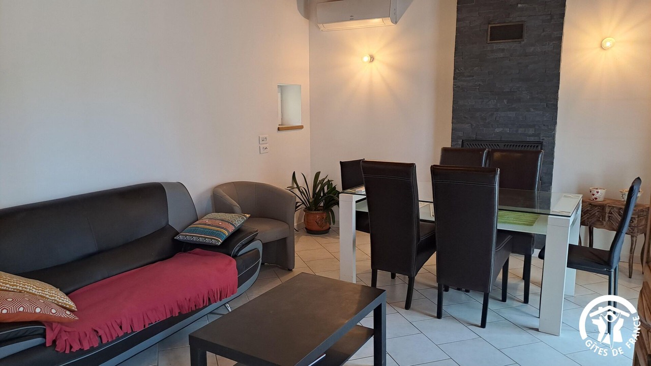 Photo of Livingroom in Mouzieys-Teulet