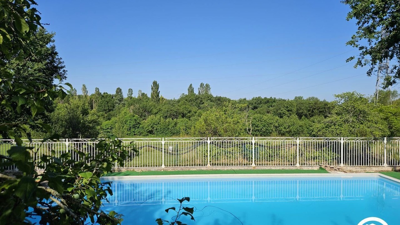Photo of Outdoor in Taix
