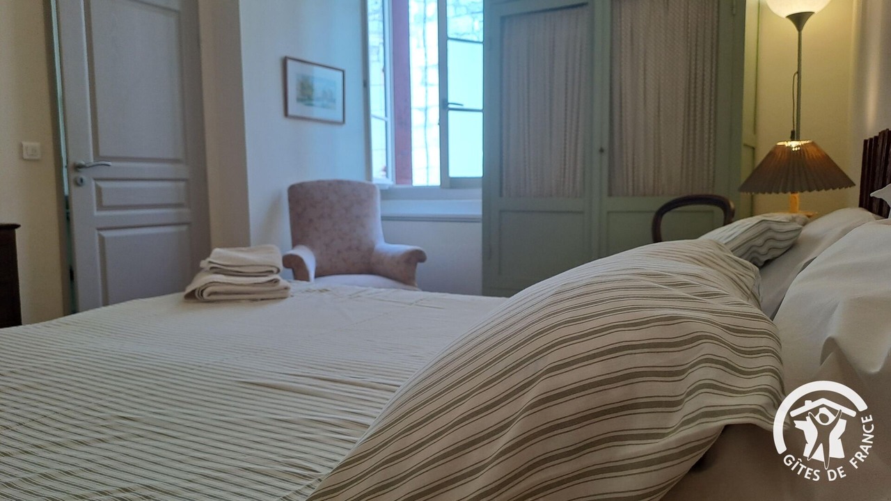 Photo of Bedroom in Castelnau-de-Montmiral