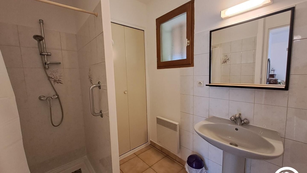 Photo of Bathroom in Parisot