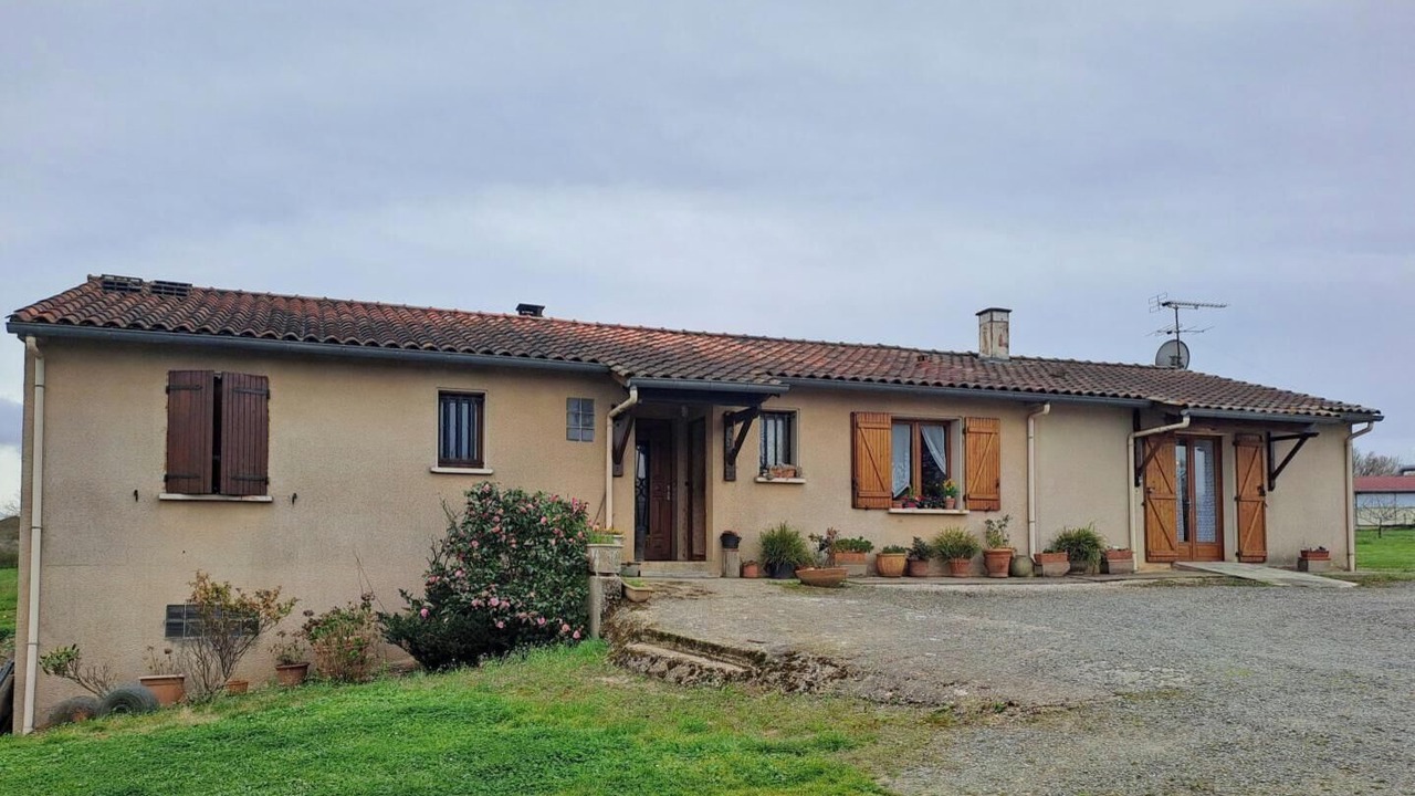 Photo of Outdoor in Parisot