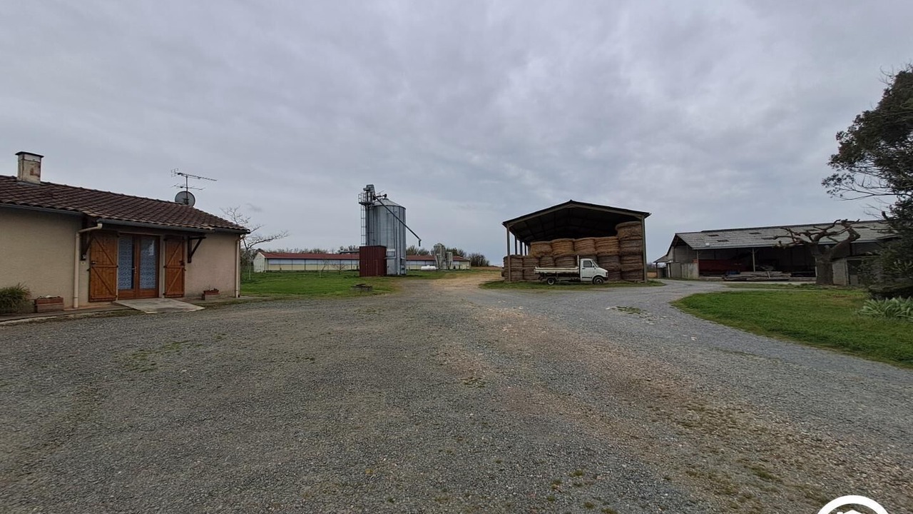 Photo of Outdoor in Parisot