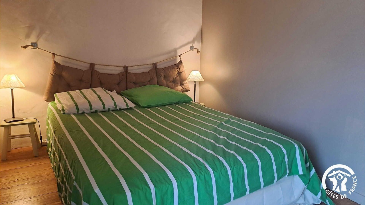 Photo of Bedroom in Castelnau-de-Montmiral