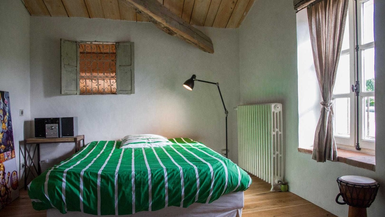 Photo of Bedroom in Castelnau-de-Montmiral