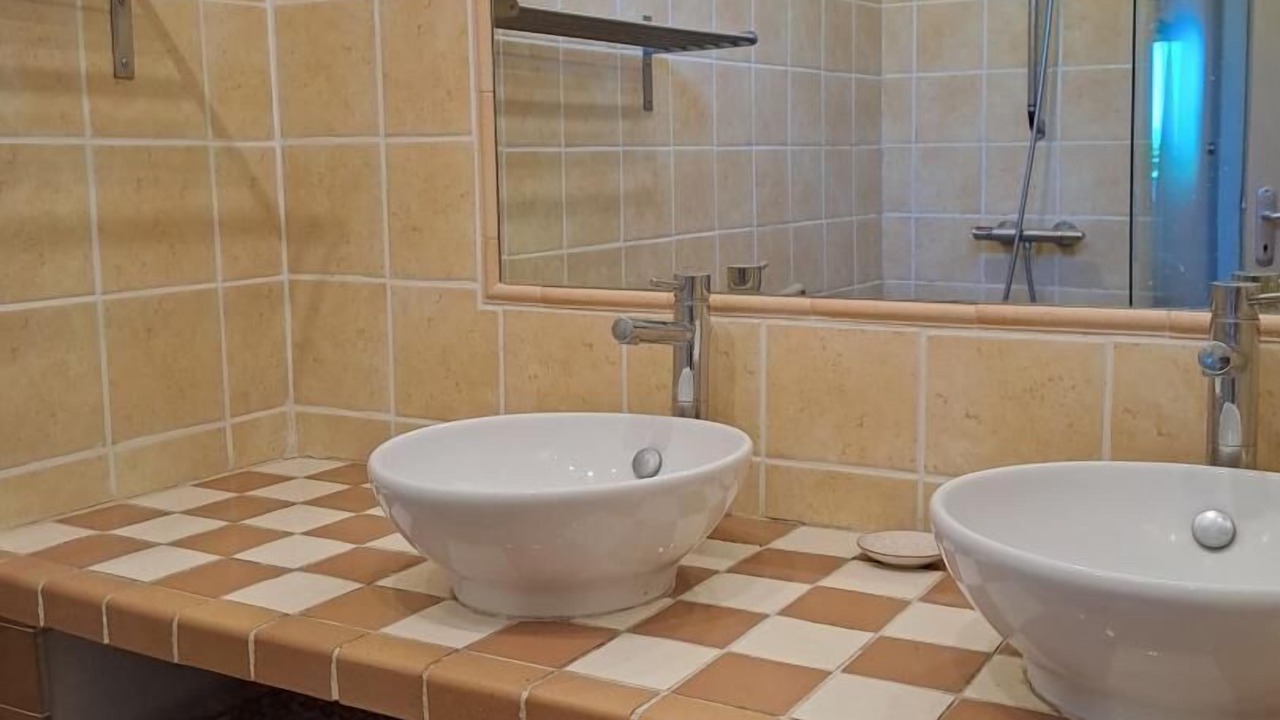 Photo of Bathroom in Puylaurens