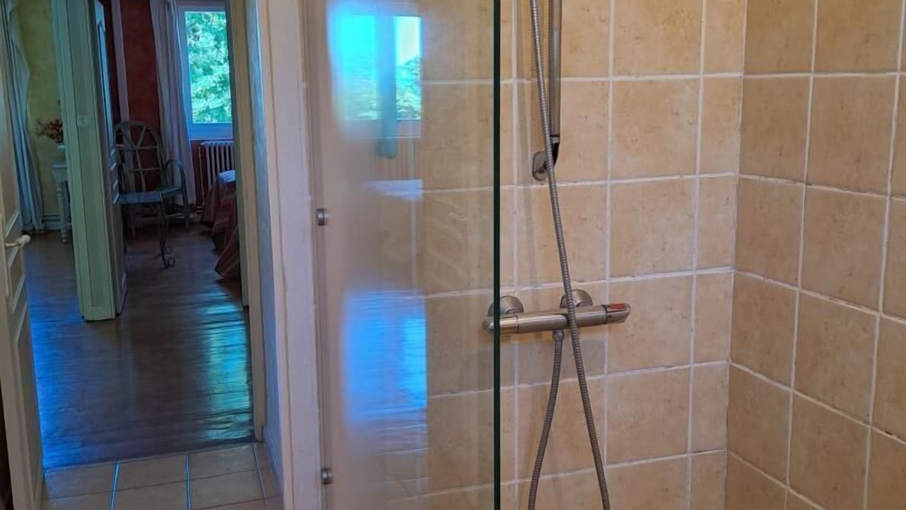 Photo of Bathroom in Puylaurens