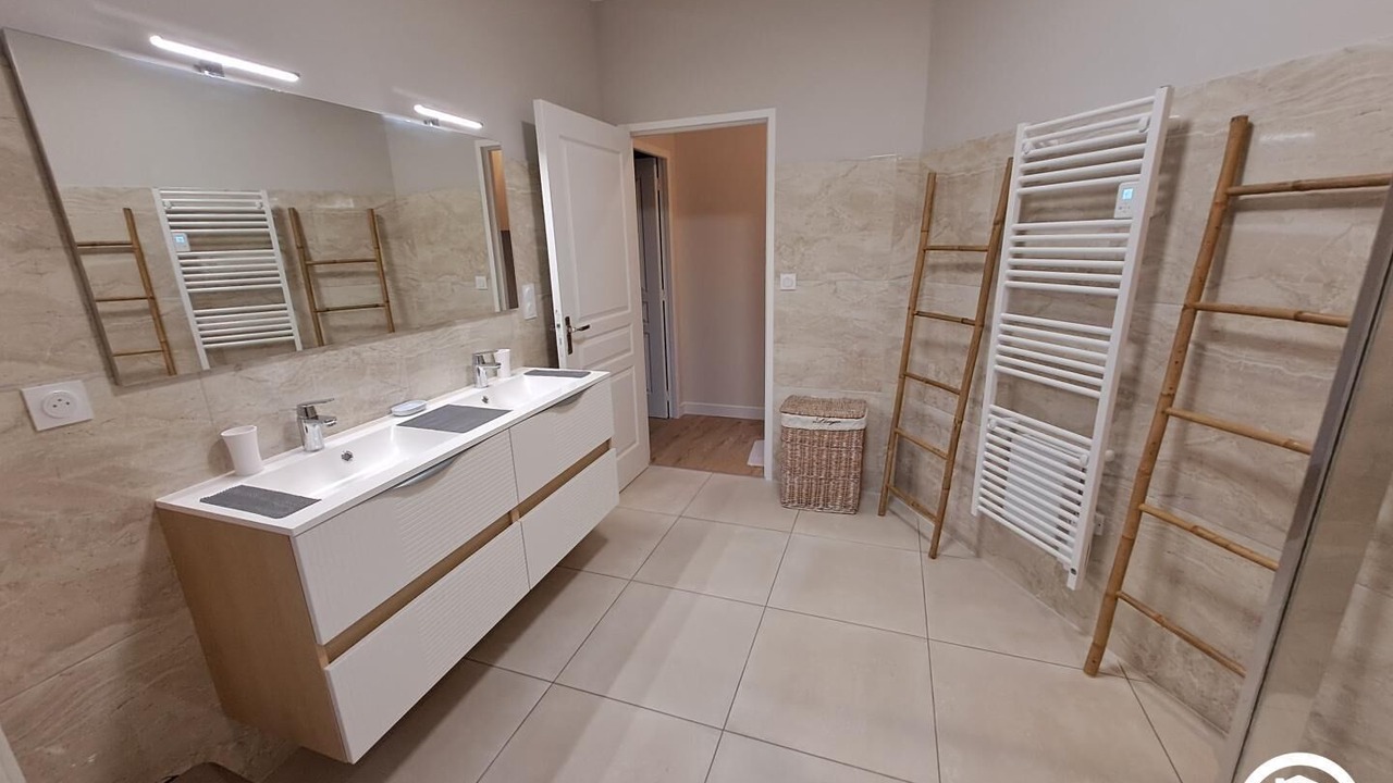 Photo of Bathroom in Saint-Gregoire