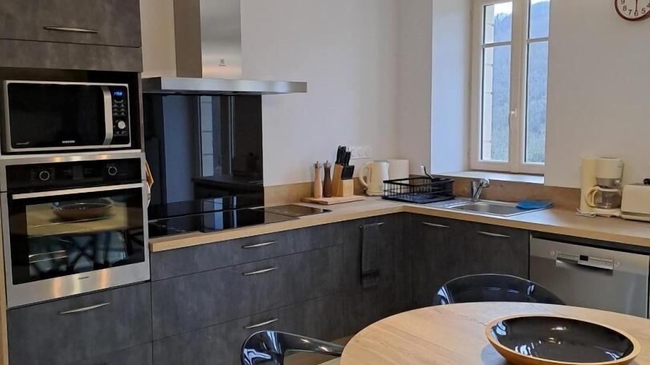 Photo of Kitchen in Saint-Gregoire
