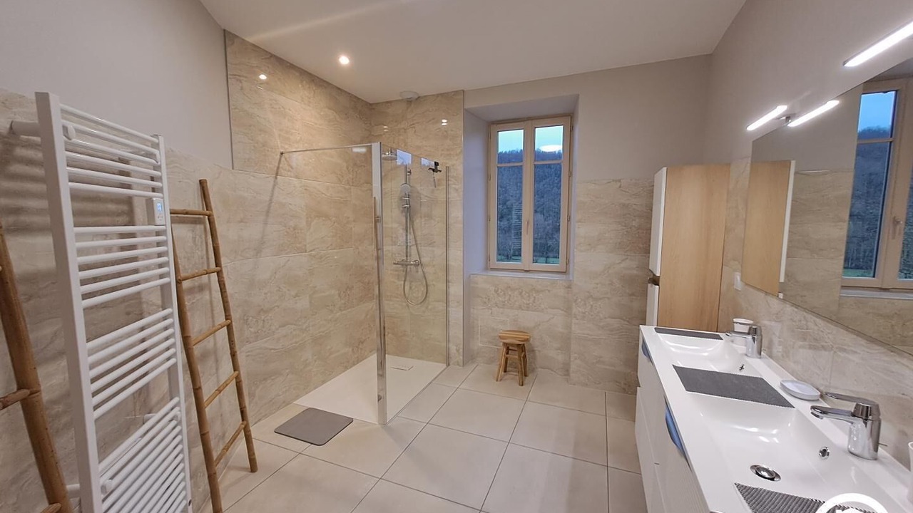 Photo of Bathroom in Saint-Gregoire