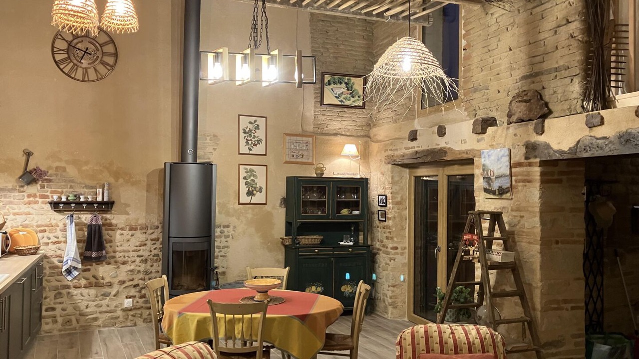 Photo of Others in Montans