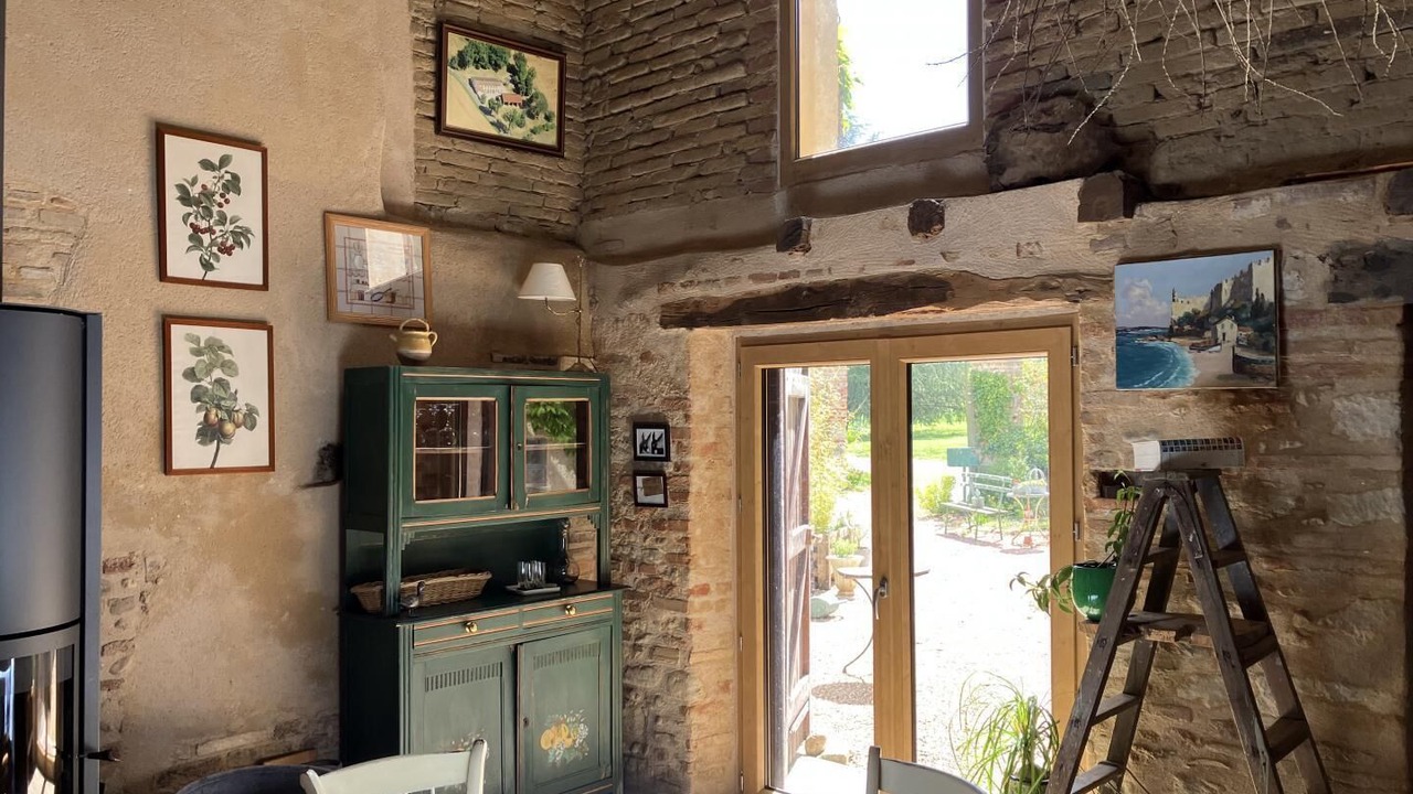 Photo of Others in Montans