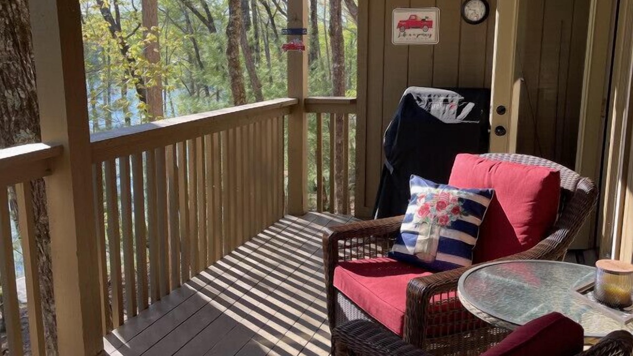Photo of Patio Balcony in Big Canoe