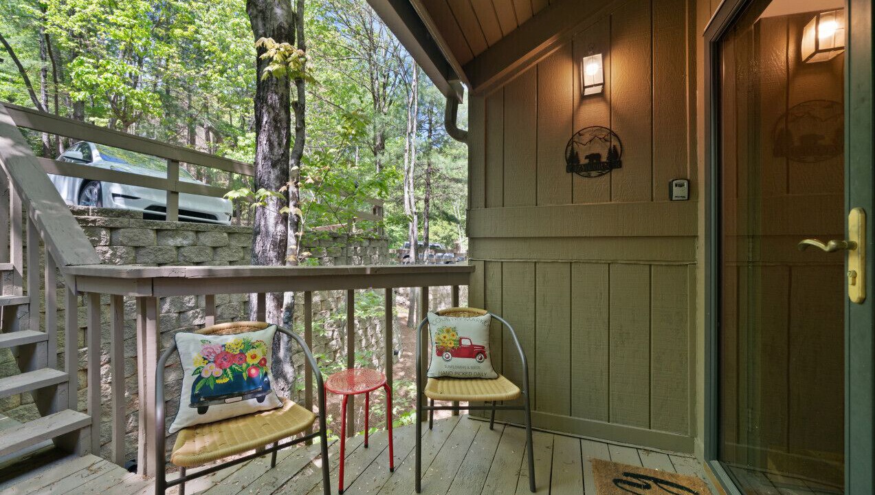 Photo of Patio Balcony in Big Canoe