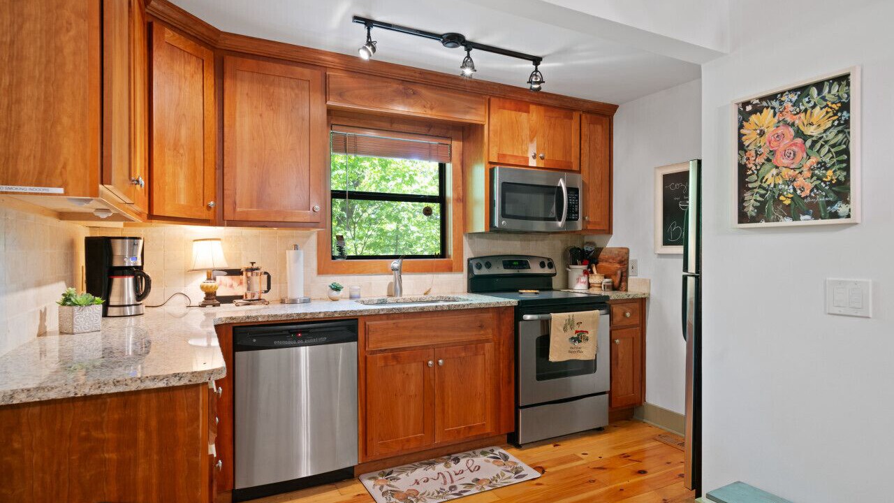 Photo of Kitchen in Big Canoe