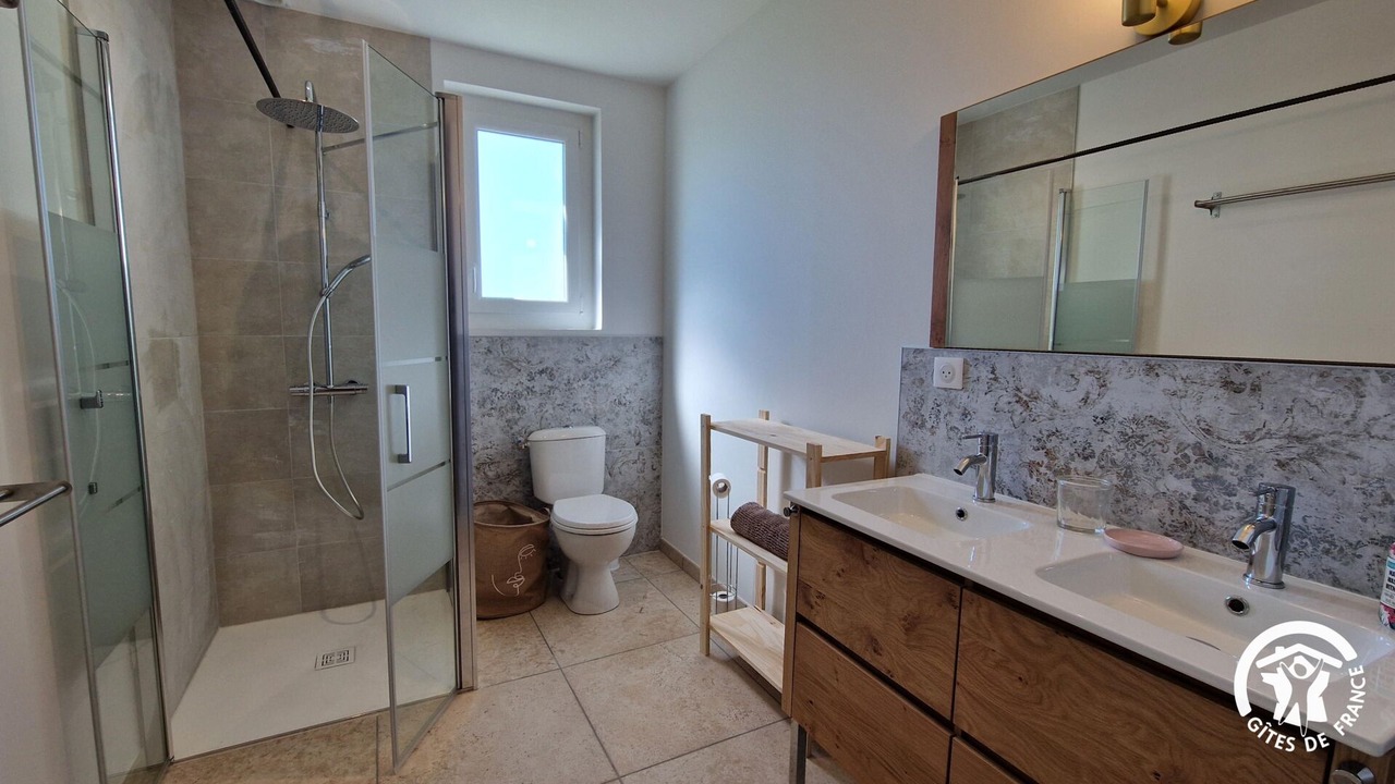 Photo of Bathroom in Labastide-de-Levis