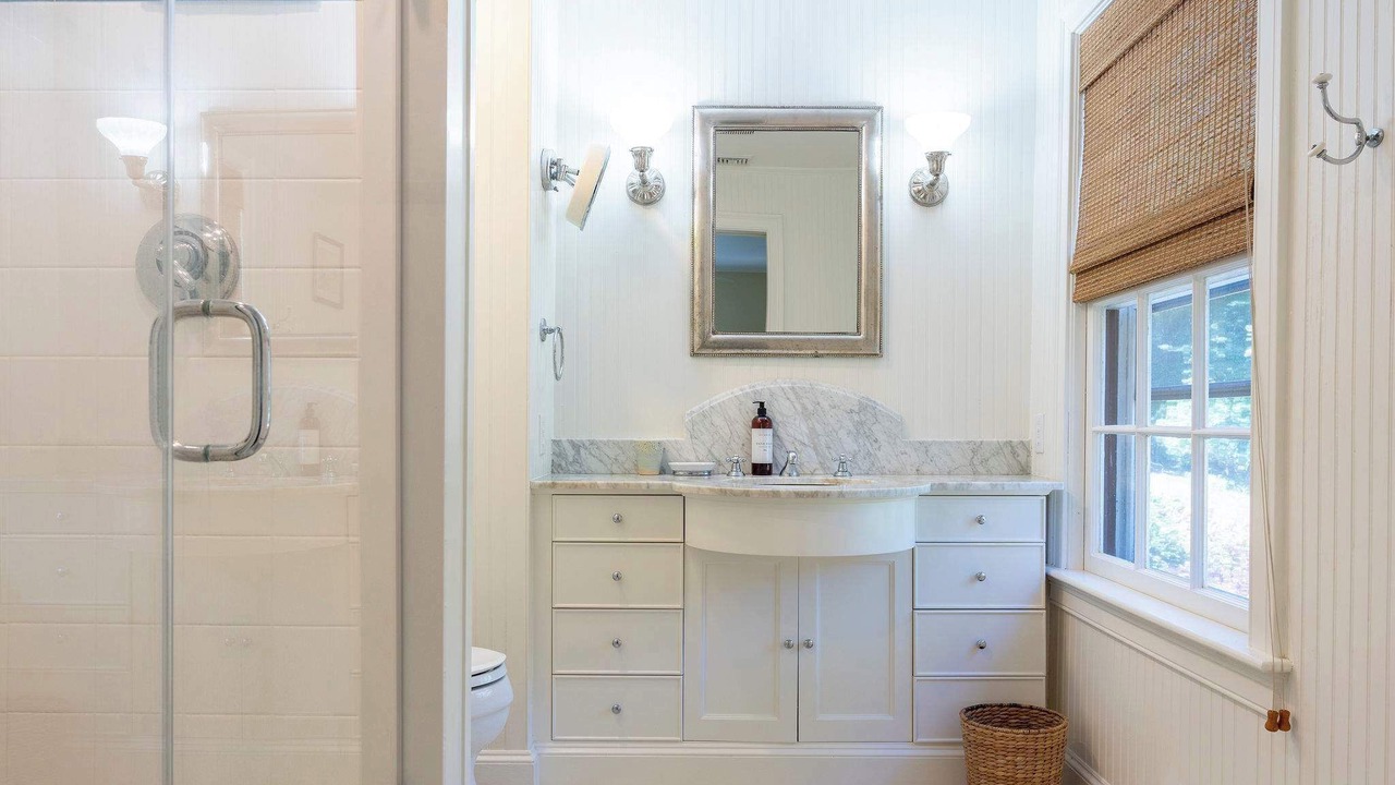 Photo of Bathroom in Saunderstown