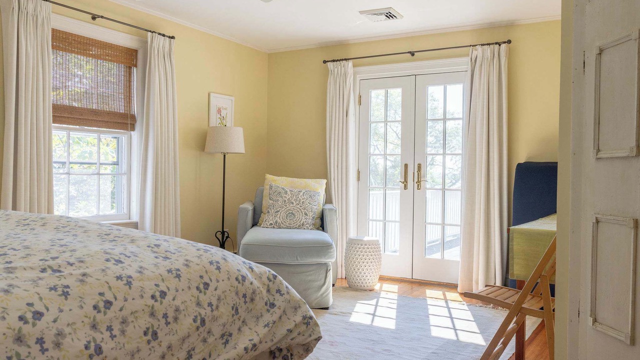 Photo of Bedroom in Saunderstown