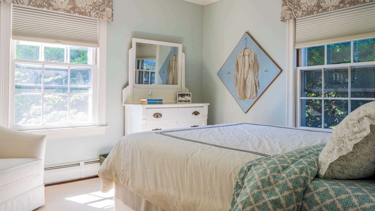 Photo of Bedroom in Saunderstown