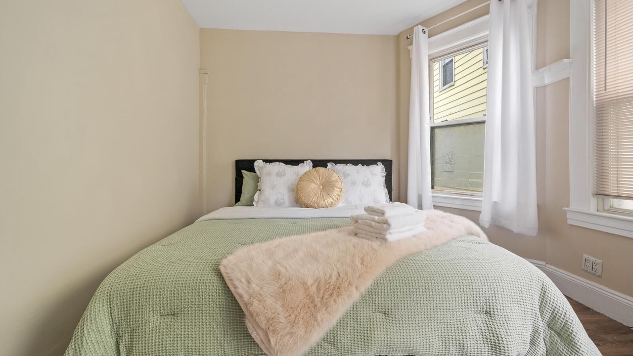 Photo of Bedroom in Elizabeth