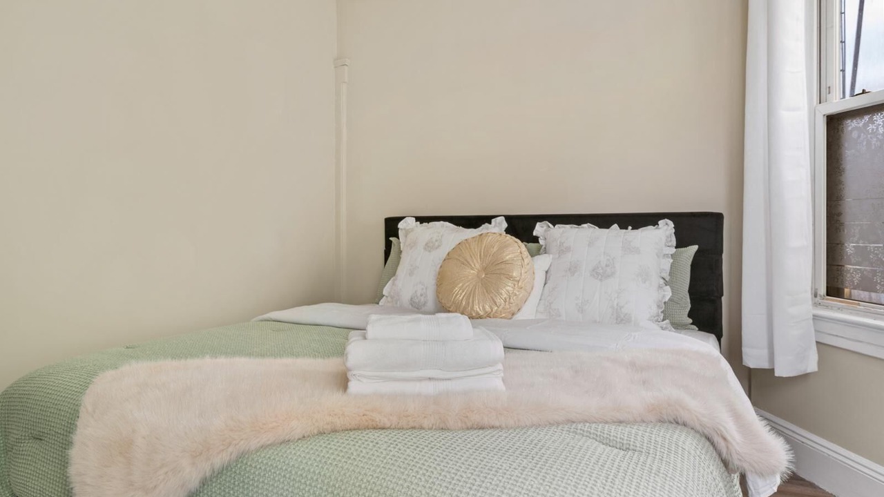 Photo of Bedroom in Elizabeth